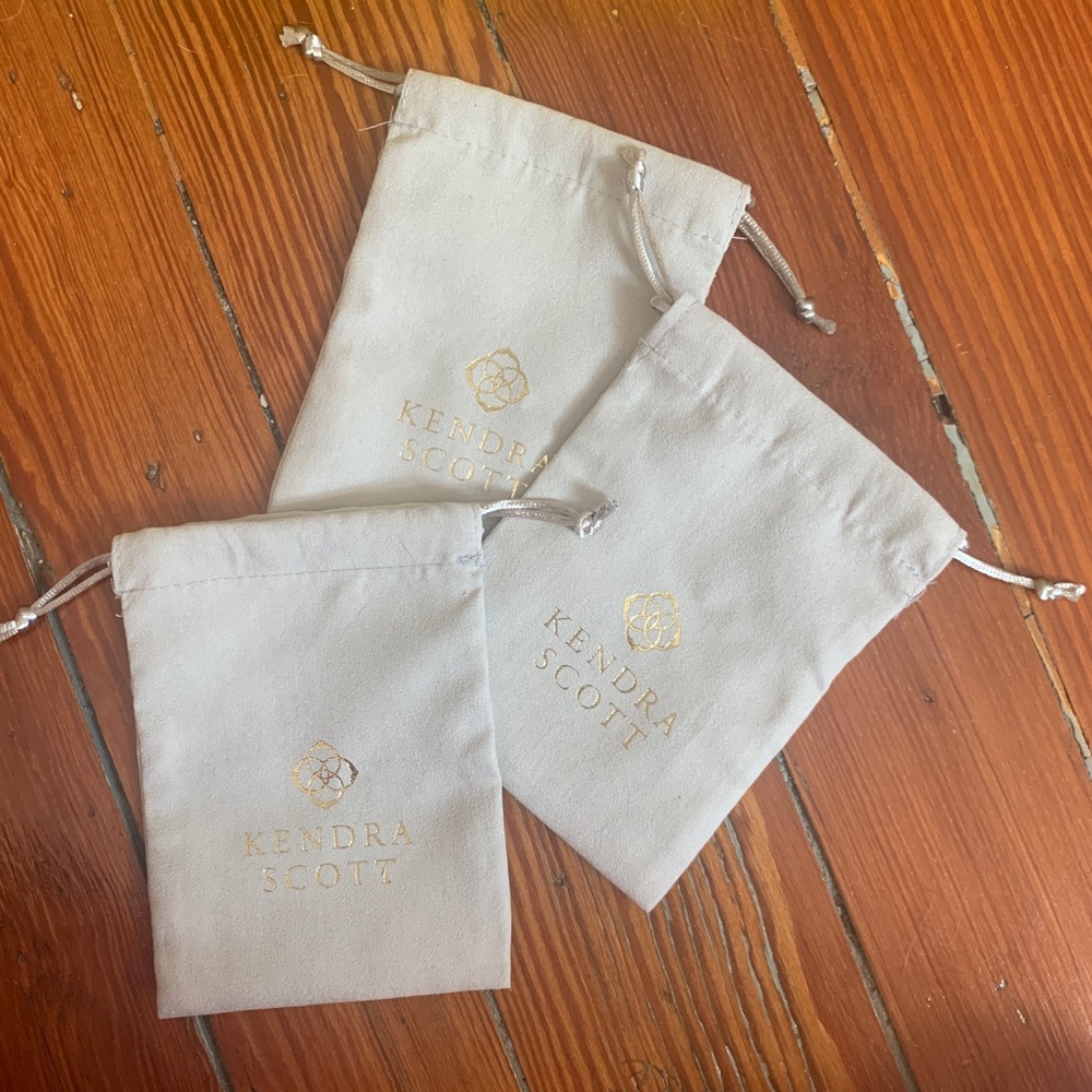 Kendra Scott Jewelry Bag (3 available)